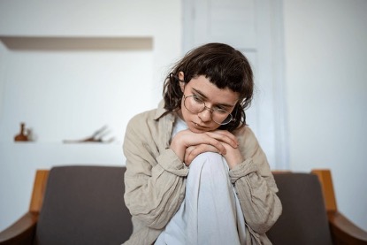 Twelve months following insertion of an LNG-IUS, a higher dose of levonorgestrel was associated with a slightly higher risk of depression; however, the risk was low overall. 